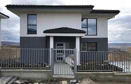 Casa individuala in Dezmir, zona de case! 140 mp utili, teren 415 mp