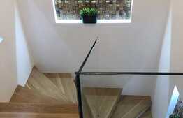 Duplex nou, finisaje de lux! Zona de case!