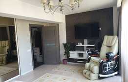 Apartament 3 camere, 89 mp utili, zona Grand Hotel Italia