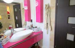 Apartament cu finisaje de lux! Parcare! Zona Vivo!