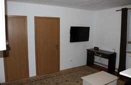Apartament cu 3 camere, 40 mp, zona Piata Hermes
