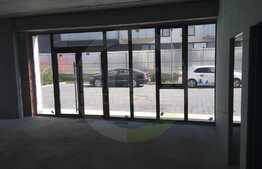 Spatiu comercial, 377 mp, Semicentral