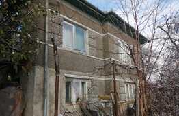 Casa individuala de vanzare Dambul Rotund teren 2000 mp