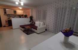 Apartament cu 3 camere, parter inalt, cu balcon, zona Ioan Rus