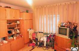 Vanzare apartament 2 camere, decomandat, in zona Piata Marasti