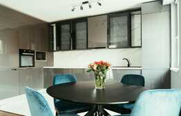 Apartament de lux, totul nou, parcare, zona Grand Hotel Italia