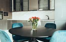 Apartament de lux, totul nou, parcare, zona Grand Hotel Italia