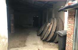 Hala de inchiriat,140mp, pretabila pentru divese activitati comerciale, zona de case, Floresti