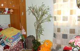 Apartament 2 camere de vanzare, cu modificari interioare