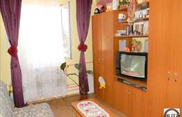 Apartament 2 camere de vanzare, cu modificari interioare