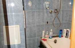 Apartament 2 camere de vanzare, cu modificari interioare