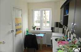 De vanzare 2 camere in zona Diana, etaj intermediar, cu parcare