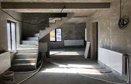 Casa individuala cu 200 mp utili si teren de 1000 mp, Dezmir!