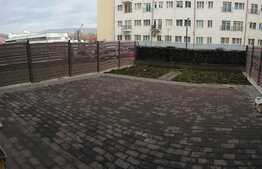 Apartament 2 camere, 45 mp, decomandat, terasa 90 mp, 2 locuri de parcare, zona Iris Residence