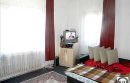 Apartament in imobil tip casa, 73 mp GRADINA