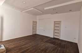 Spatiu comercial, 60 mp, zona Sora, cu VITRINA la strada!