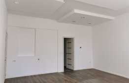 Spatiu comercial, 60 mp, zona Sora, cu VITRINA la strada!