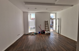 Spatiu comercial, 60 mp, zona Sora, cu VITRINA la strada!