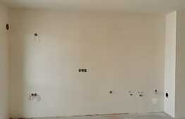 De vanzare apartament 3 camere, semifinisat, zona Kaufland