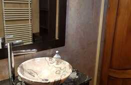 Apartament de lux, 3 camere, 130mp, 3 terase, 2 bai, garaj, zona strazii Crisan