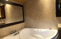 Apartament de lux, 3 camere, 130mp, 3 terase, 2 bai, garaj, zona strazii Crisan