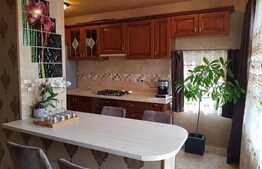 Apartament de lux, 3 camere, 130mp, 3 terase, 2 bai, garaj, zona strazii Crisan