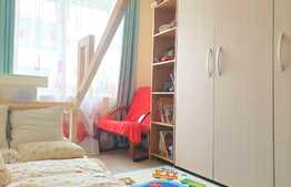 Apartament 3 camere, etaj intermediar, balcon, boxa, parcare, zona verde