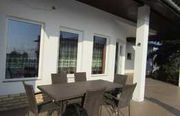 Casa de vanzare, la cheie, 240 mp, garaj, teren 1600 mp!