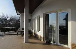 Casa de vanzare, la cheie, 240 mp, garaj, teren 1600 mp!