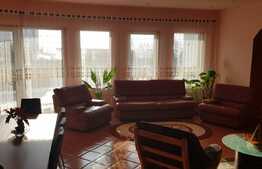 Oportunitate! Casa finisata, la cheie, 2 garaje, piscina, orientare sudica, panorama,240 mp utili, 900 mp teren!