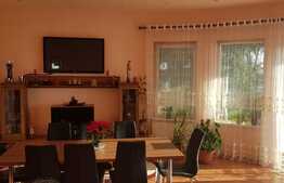 Oportunitate! Casa finisata, la cheie, 2 garaje, piscina, orientare sudica, panorama,240 mp utili, 900 mp teren!