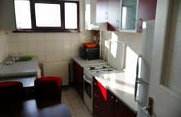Apartament 2 camere, 49 mp utili, etaj intermediar, decomandat, zona Casa Radio!