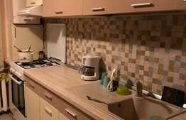 Apartament cu 4 camere, etaj intermediar, 2 balcoane, zona Aleea Brates