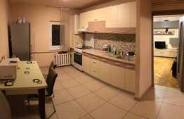 Apartament cu 4 camere, etaj intermediar, 2 balcoane, zona Aleea Brates