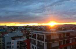 Apartament 2 camere, 56 mp, finisat, mobilat lux, parcare, zona Bonjour