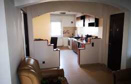 4 camere, decomandat, etaj intermediar, izolat termic, zona Aurel Vlaicu