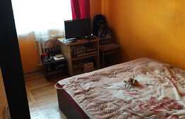 Apartament 3 camere, decomandat, zona strazii Bucuresti