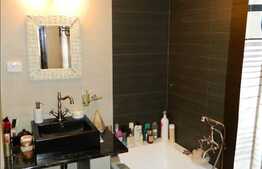 Vanzare 2 camere, 54 mp, partial mobilat, imobil NOU in zona Pietei 1 Mai