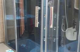 Apartament cu 3 camere, etaj intermediar, parcare, zona Vivo