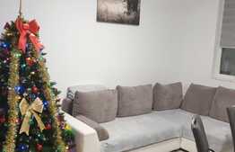 Apartament cu 3 camere, etaj intermediar, parcare, zona Vivo