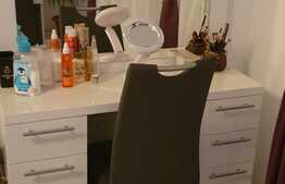 Apartament cu 3 camere, etaj intermediar, parcare, zona Vivo