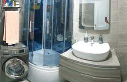 Apartament cu 3 camere, etaj intermediar, parcare, zona Vivo