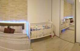 Apartament cu 3 camere, etaj intermediar, parcare, zona Vivo