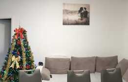 Apartament cu 3 camere, etaj intermediar, parcare, zona Vivo