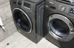 Apartament cu 3 camere, etaj intermediar, parcare, zona Vivo