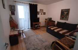 Pret oportun, decomandat, 2 balcoane inchise, zona Porii