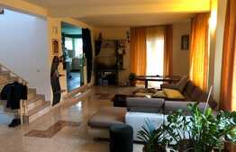 Casa 530 mp, garaj, gradina 560 mp, terasa, zona Hotel Royal