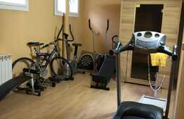 Casa 530 mp, garaj, gradina 560 mp, terasa, zona Hotel Royal