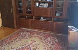 Apartament 3 camere, decomandat, etaj 2, zona Plopilor