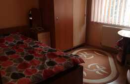 Apartament 3 camere, decomandat, etaj 2, zona Plopilor